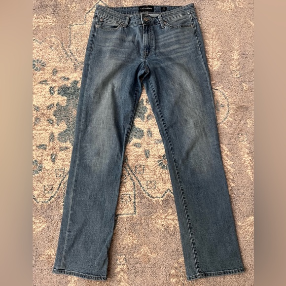 Lucky Brand Sweet Straight Jeans Women’s Size 12/31 Light Wash 30” Inseam LuckyD - Picture 1 of 4